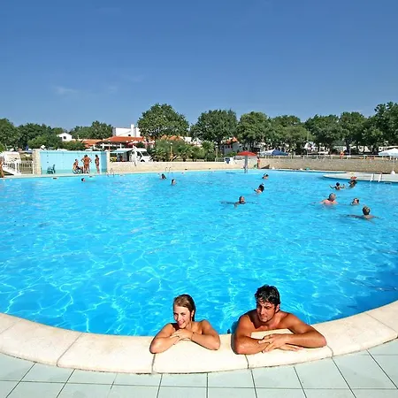 Naturist Mobile Homes Eden In Fkk Ulika Porec