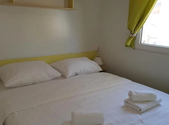 Πάρκο διακοπών Naturist Mobile Homes Eden In Fkk Ulika Πόρετς