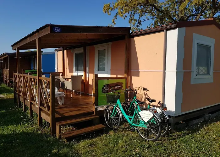 Naturist Mobile Homes Eden In Fkk Ulika 假日公园 波雷奇