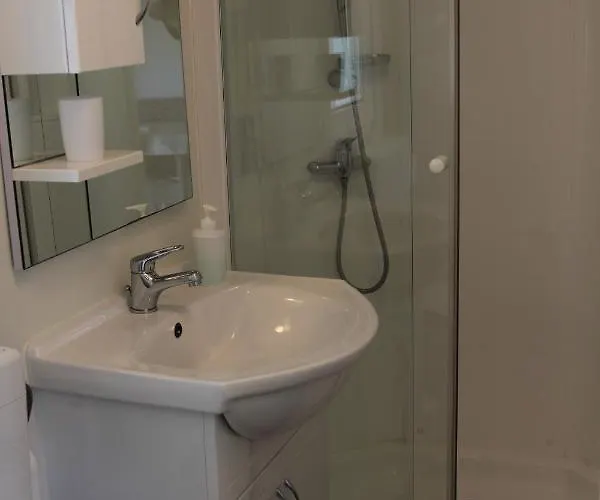 Naturist Mobile Homes Eden In Fkk Ulika פארק נופש