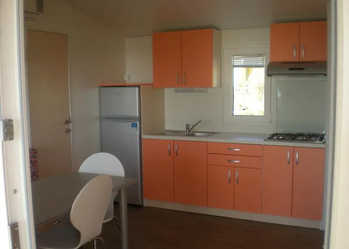 פארק נופש Naturist Mobile Homes Eden In Fkk Ulika 4*